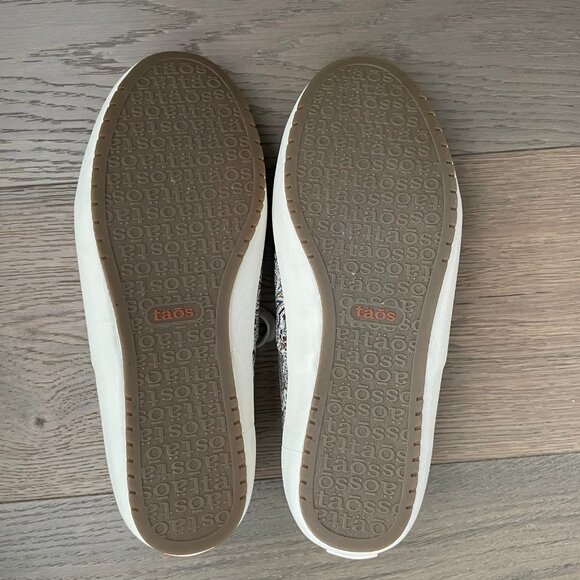 taos Guest Star Lace Up Canvas Upper Sneakers Paisley Print Multi Color Sz 9 - Picture 6 of 14